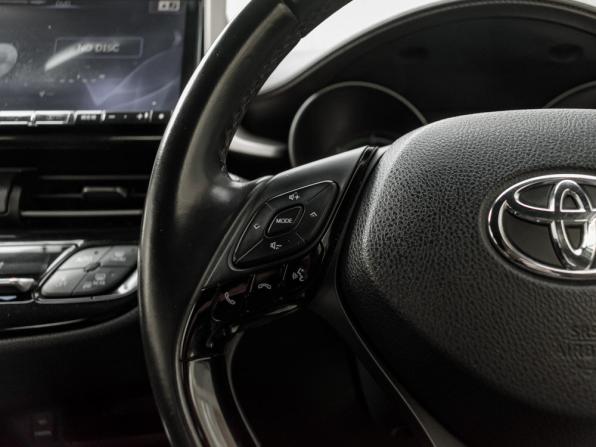 Toyota C-HR I с пробегом 2018 года, цена 2 315 000 рублей, 89403 км, внедорожник, Автокод Объявления