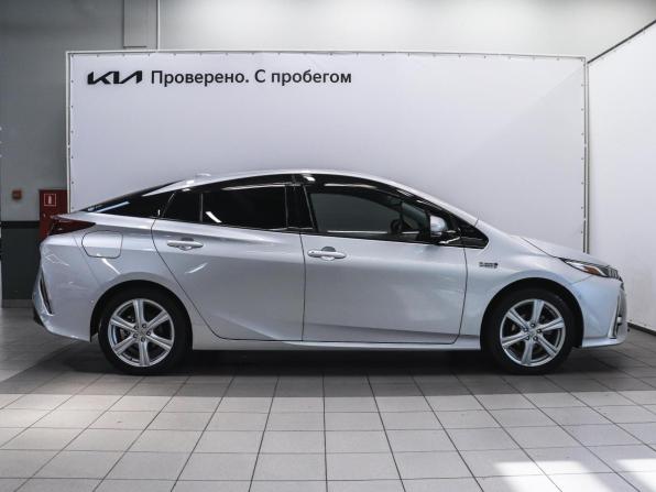 Toyota Prius IV (XW50) с пробегом 2017 года, цена 2 080 000 рублей, 179324 км, лифтбек, Автокод Объявления
