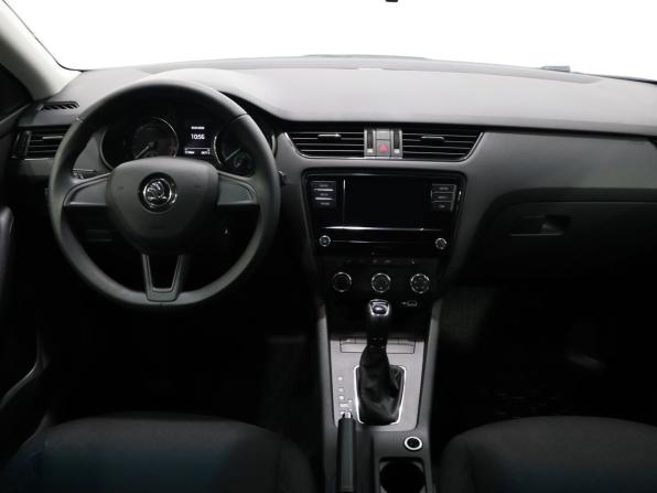 Skoda Octavia III (A7) Рестайлинг с пробегом 2019 года, цена 1 610 000 рублей, 117063 км, лифтбек, Автокод Объявления