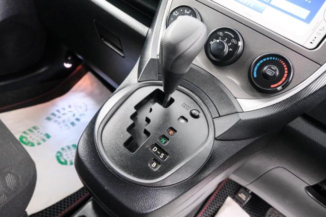 Toyota Ractis II с пробегом 2012 года, цена 949 000 рублей, 160850 км, хэтчбек, Автокод Объявления