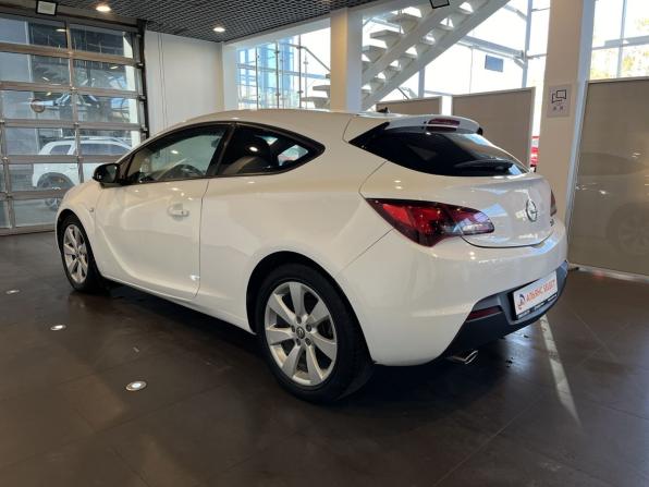 Opel Astra J Рестайлинг с пробегом 2013 года, цена 635 000 рублей, 217706 км, хэтчбек, Автокод Объявления