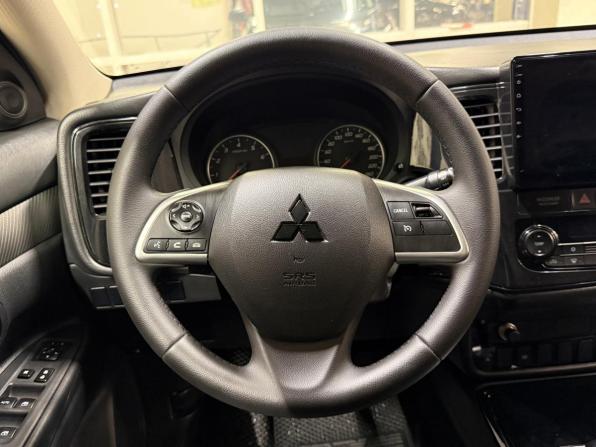 Mitsubishi Outlander III Рестайлинг 2 с пробегом 2017 года, цена 1 696 000 рублей, 149000 км, внедорожник, Автокод Объявления