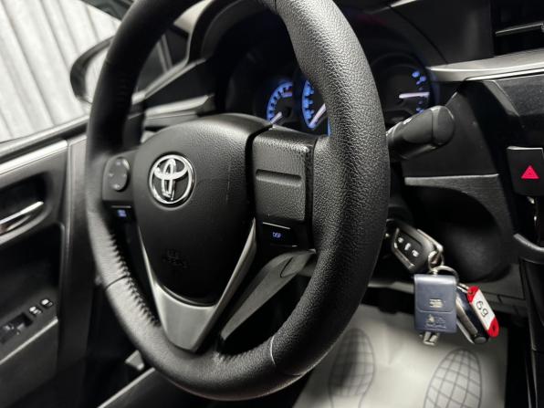 Toyota Corolla XI (E160 E170 E180) с пробегом 2014 года, цена 950 000 рублей, 197173 км, седан, Автокод Объявления
