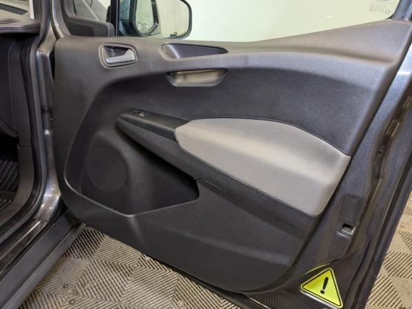 Ford Tourneo Courier I Рестайлинг с пробегом 2021 года, цена 2 220 000 рублей, 90288 км, компактвэн, Автокод Объявления