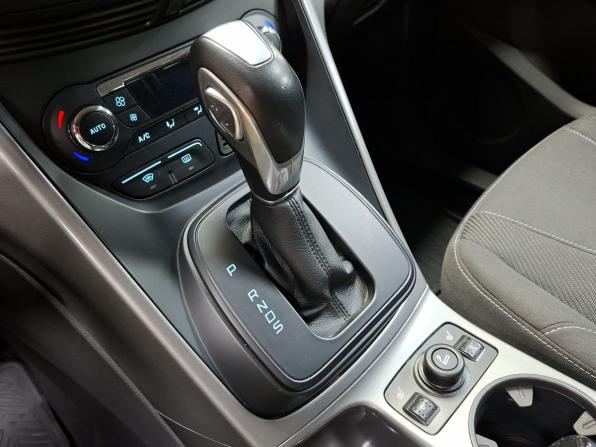 Ford Kuga II с пробегом 2015 года, цена 1 610 000 рублей, 92447 км, внедорожник, Автокод Объявления