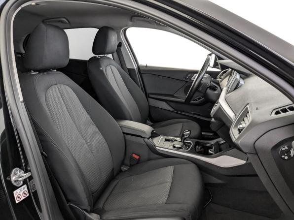 BMW 1 серии III (F40) с пробегом 2021 года, цена 2 450 000 рублей, 119216 км, хэтчбек, Автокод Объявления