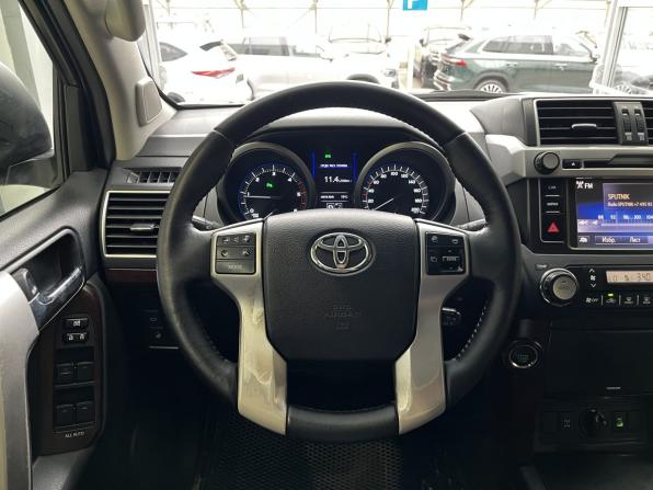 Toyota Land Cruiser Prado 150 Series Рестайлинг 1 с пробегом 2017 года, цена 3 330 000 рублей, 251000 км, внедорожник, Автокод Объявления