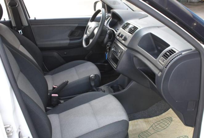 Skoda Fabia II с пробегом 2009 года, цена 550 000 рублей, 69194 км, хэтчбек, Автокод Объявления