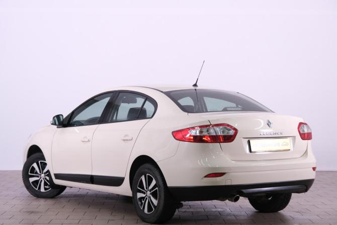 Renault Fluence I Рестайлинг с пробегом 2013 года, цена 699 000 рублей, 267000 км, седан, Автокод Объявления