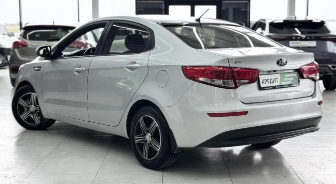 Kia Rio III Рестайлинг с пробегом 2016 года, цена 989 000 рублей, 130000 км, седан, Автокод Объявления