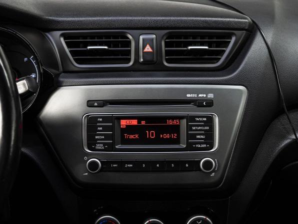 Kia Rio III Рестайлинг с пробегом 2017 года, цена 1 470 000 рублей, 38758 км, хэтчбек, Автокод Объявления