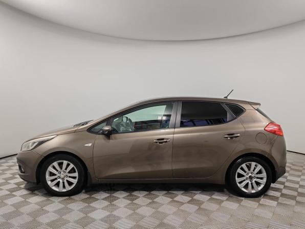 Kia Ceed II с пробегом 2013 года, цена 935 000 рублей, 231117 км, хэтчбек, Автокод Объявления