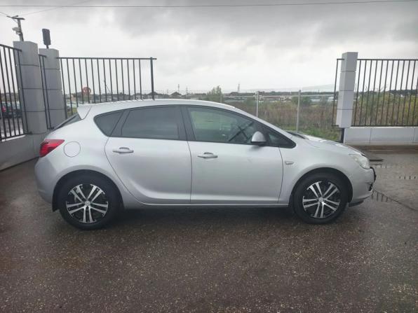 Opel Astra J с пробегом 2012 года, цена 541 000 рублей, 209730 км, хэтчбек, Автокод Объявления