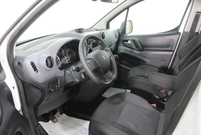 Peugeot Partner II Рестайлинг 2 с пробегом 2022 года, цена 1 320 000 рублей, 232236 км, компактвэн, Автокод Объявления
