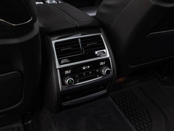 BMW 7 серии VI (G11/G12) с пробегом 2018 года, цена 5 690 000 рублей, 28568 км, седан, Автокод Объявления
