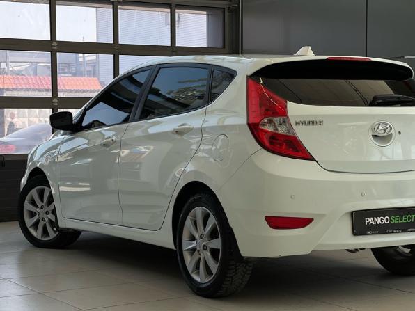 Hyundai Solaris I с пробегом 2012 года, цена 849 000 рублей, 180008 км, хэтчбек, Автокод Объявления