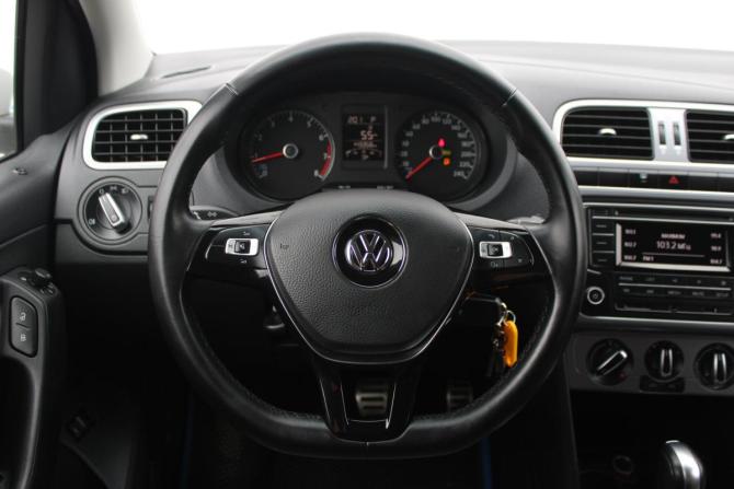 Volkswagen Polo V Рестайлинг с пробегом 2016 года, цена 1 150 000 рублей, 143000 км, седан, Автокод Объявления
