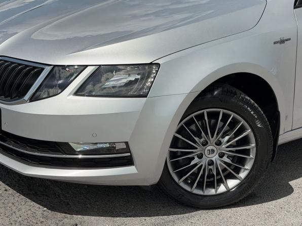 Skoda Octavia III (A7) Рестайлинг с пробегом 2018 года, цена 1 580 000 рублей, 136212 км, лифтбек, Автокод Объявления