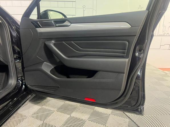 Volkswagen Passat B8 Рестайлинг с пробегом 2020 года, цена 2 950 000 рублей, 54693 км, седан, Автокод Объявления