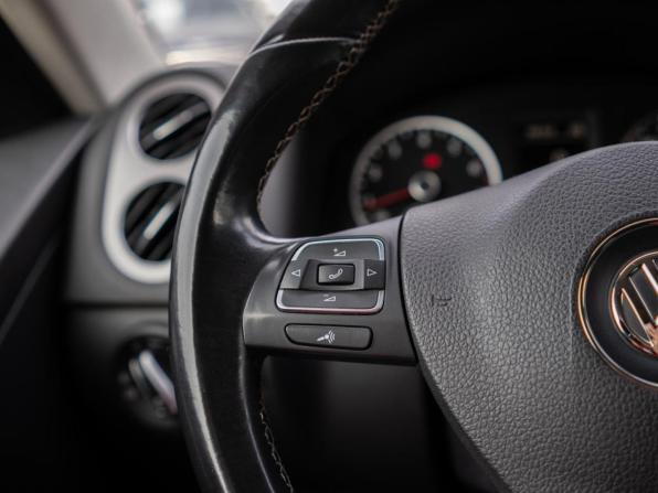 Volkswagen Tiguan I Рестайлинг с пробегом 2015 года, цена 1 349 000 рублей, 190043 км, внедорожник, Автокод Объявления