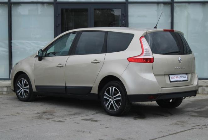 Renault Scenic III с пробегом 2009 года, цена 840 000 рублей, 223512 км, компактвэн, Автокод Объявления