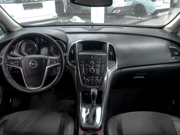 Opel Astra J с пробегом 2010 года, цена 589 900 рублей, 208000 км, универсал, Автокод Объявления