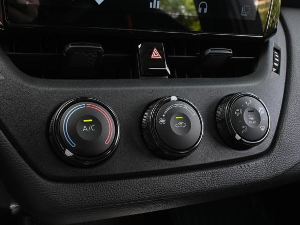 Toyota Corolla XII (E210) Рестайлинг с пробегом 2023 года, цена 2 299 000 рублей, 40289 км, седан, Автокод Объявления