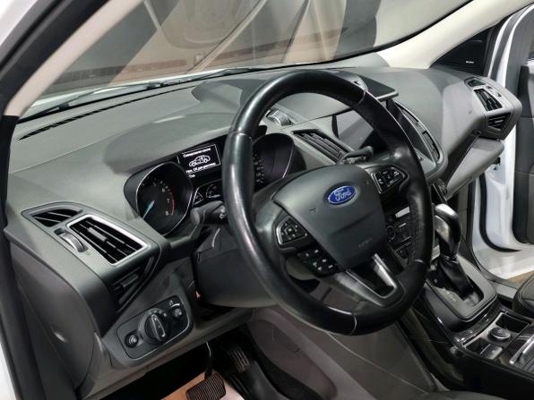 Ford Kuga II Рестайлинг с пробегом 2017 года, цена 1 650 000 рублей, 113050 км, внедорожник, Автокод Объявления