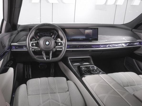 BMW 7 серии VII (G70) с пробегом 2022 года, цена 13 800 000 рублей, 35615 км, седан, Автокод Объявления