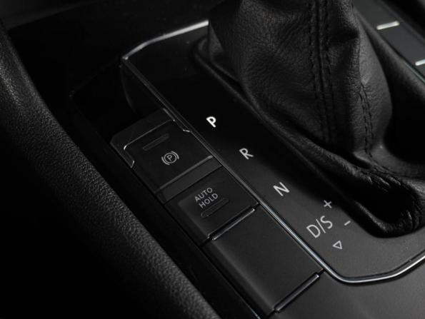 Volkswagen Tiguan II с пробегом 2020 года, цена 2 699 000 рублей, 62993 км, внедорожник, Автокод Объявления