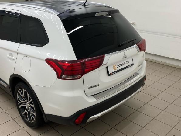 Mitsubishi Outlander III Рестайлинг 2 с пробегом 2015 года, цена 1 650 000 рублей, 176461 км, внедорожник, Автокод Объявления