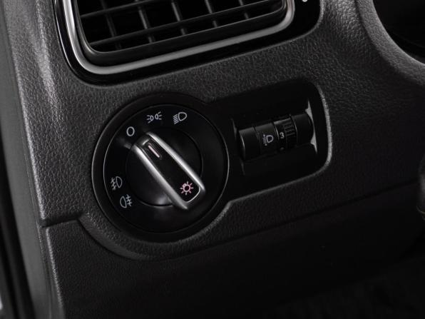 Volkswagen Polo V Рестайлинг с пробегом 2017 года, цена 1 279 000 рублей, 160415 км, седан, Автокод Объявления