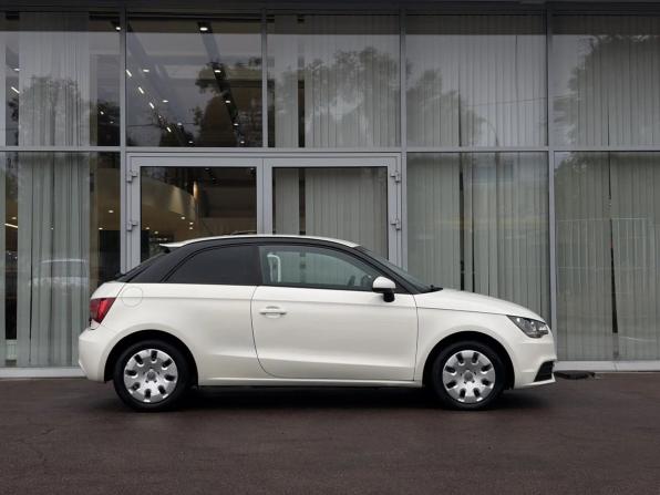 Audi A1 I (8X) с пробегом 2012 года, цена 749 000 рублей, 248877 км, хэтчбек, Автокод Объявления