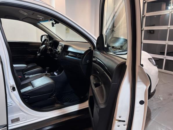Mitsubishi Outlander III Рестайлинг 2 с пробегом 2016 года, цена 1 550 000 рублей, 261187 км, внедорожник, Автокод Объявления