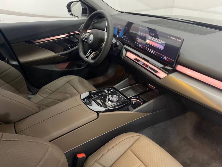 BMW 5 серии VIII (G60/G61/G68) Воронеж  - изображение 8