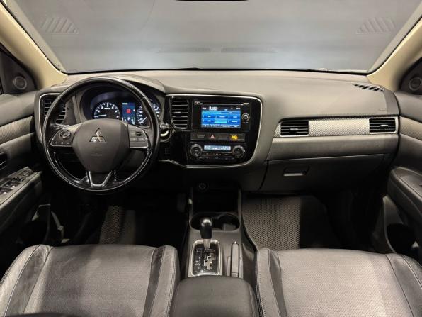 Mitsubishi Outlander III Рестайлинг 2 с пробегом 2015 года, цена 1 789 000 рублей, 144000 км, внедорожник, Автокод Объявления