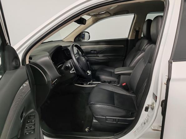 Mitsubishi Outlander III Рестайлинг 3 с пробегом 2019 года, цена 2 449 000 рублей, 81106 км, внедорожник, Автокод Объявления