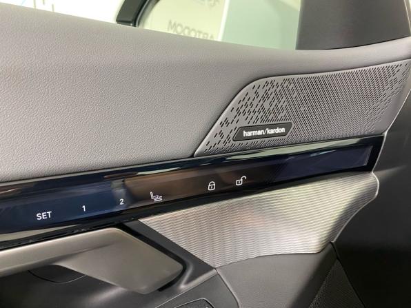 BMW 5 серии VIII (G60/G61/G68) с пробегом 2024 года, цена 7 859 900 рублей, 21401 км, седан, Автокод Объявления