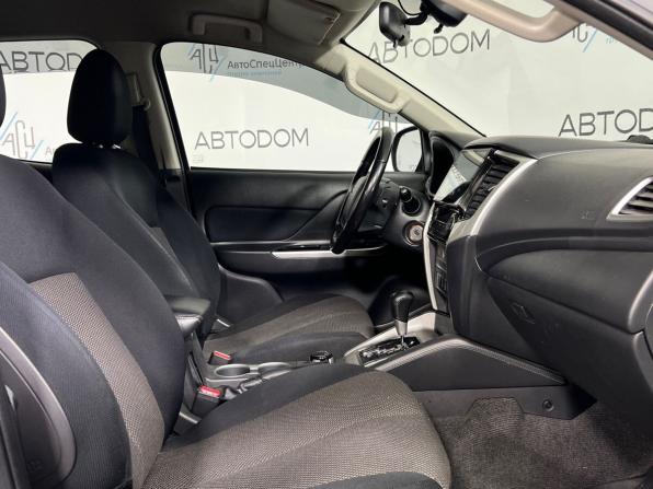 Mitsubishi L200 V Рестайлинг с пробегом 2018 года, цена 2 879 000 рублей, 157350 км, пикап, Автокод Объявления