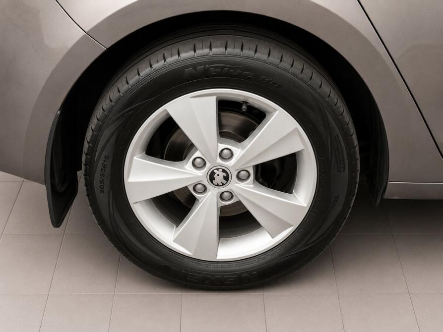 Skoda Octavia III (A7) Москва  - изображение 16