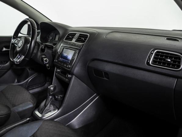 Volkswagen Polo V Рестайлинг с пробегом 2019 года, цена 1 498 000 рублей, 118754 км, седан, Автокод Объявления