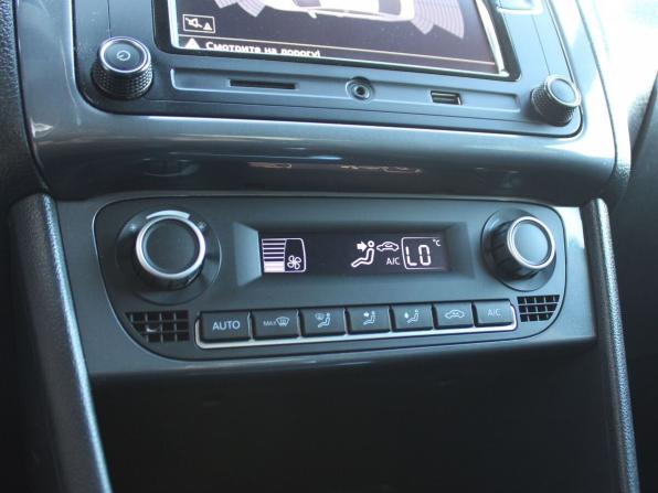 Volkswagen Polo V Рестайлинг с пробегом 2018 года, цена 1 359 000 рублей, 54332 км, седан, Автокод Объявления
