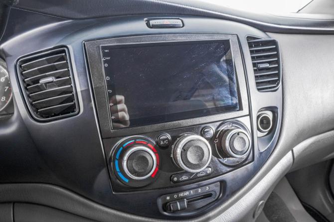 Mazda MPV II (LW) Рестайлинг с пробегом 2005 года, цена 719 000 рублей, 412000 км, компактвэн, Автокод Объявления