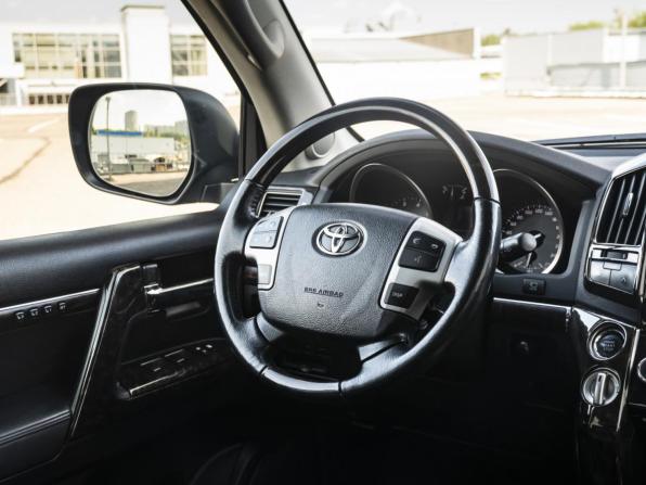 Toyota Land Cruiser 200 Series Рестайлинг 1 с пробегом 2012 года, цена 3 698 000 рублей, 216872 км, внедорожник, Автокод Объявления