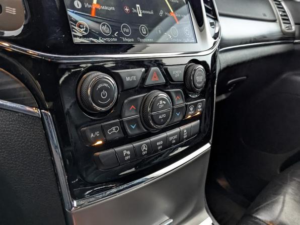 Jeep Grand Cherokee IV (WK2) Рестайлинг с пробегом 2019 года, цена 3 400 000 рублей, 149707 км, внедорожник, Автокод Объявления
