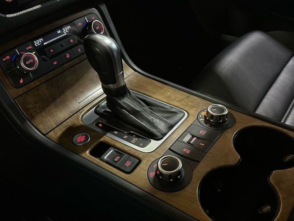 Volkswagen Touareg II с пробегом 2014 года, цена 2 299 900 рублей, 280500 км, внедорожник, Автокод Объявления
