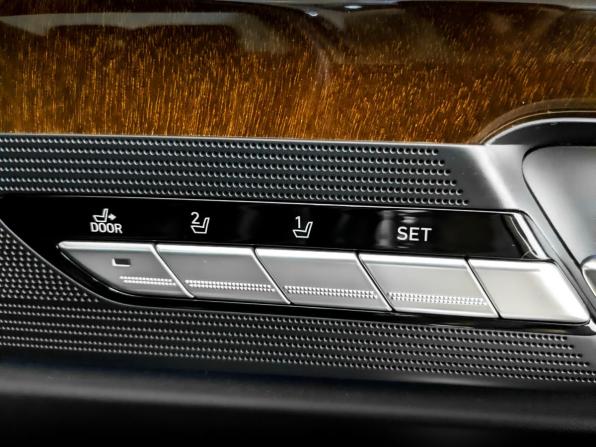 Genesis G90 I с пробегом 2017 года, цена 2 405 000 рублей, 175317 км, седан, Автокод Объявления