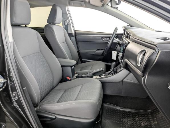 Toyota Corolla XI (E160 E170 E180) Рестайлинг 1 с пробегом 2018 года, цена 1 945 000 рублей, 49594 км, седан, Автокод Объявления