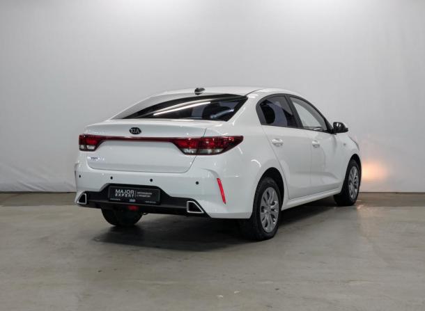 Kia Rio IV Рестайлинг с пробегом 2021 года, цена 1 725 000 рублей, 35989 км, седан, Автокод Объявления