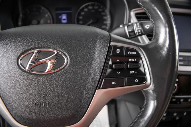 Hyundai Solaris II с пробегом 2019 года, цена 1 719 000 рублей, 78120 км, седан, Автокод Объявления